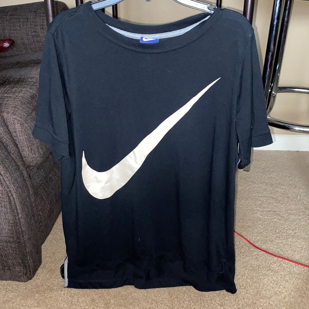 Nike Women’s Shirt